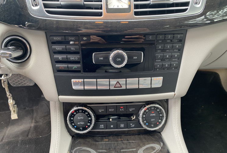 Mercedes CLASSE CLS Coupé 350 CDi 3.0 CDI V6 24V 7G-Tronic BlueEFFICIENCY 265CH Mercedes CLASSE CLS Coupé 350 CDi 3.0 CDI V6 24V 7G-Tronic BlueEFFICIENCY 265CH