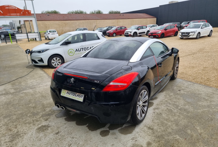 Peugeot RCZ 2.0 HDI 160 CH  Peugeot RCZ 2.0 HDI 160 CH