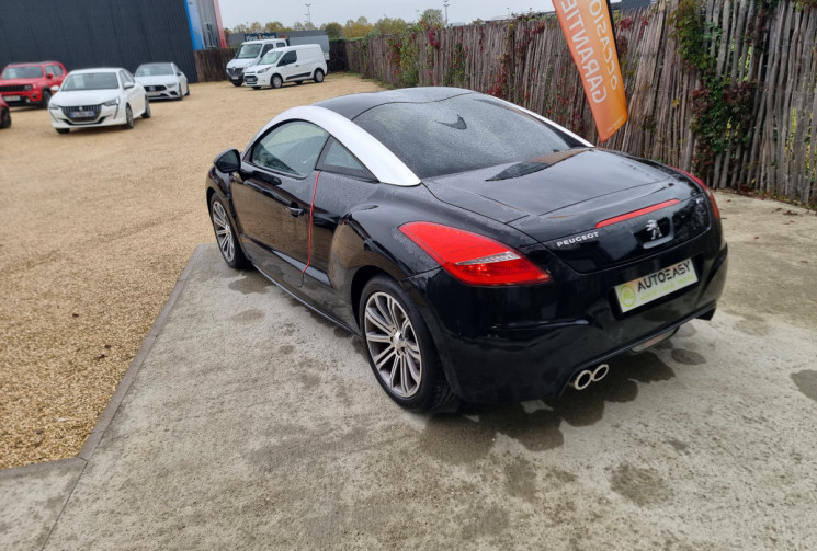 Peugeot RCZ 2.0 HDI 160 CH  Peugeot RCZ 2.0 HDI 160 CH