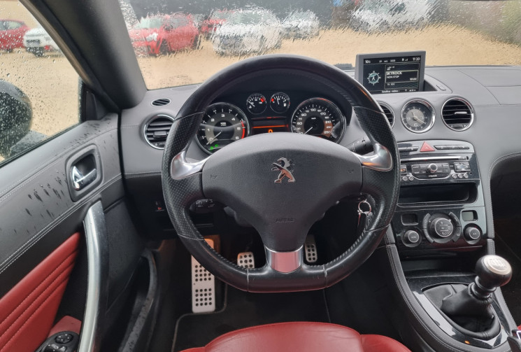 Peugeot RCZ 2.0 HDI 163 CH /CUIR ROUGE/SIEGES CHAUFFANTS