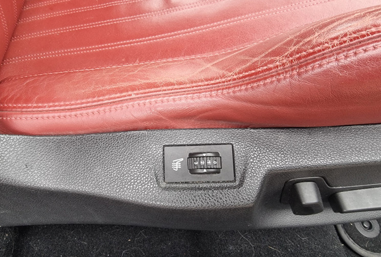 Peugeot RCZ 2.0 HDI 163 CH /CUIR ROUGE/SIEGES CHAUFFANTS - DISTRIBUTION NEUVE