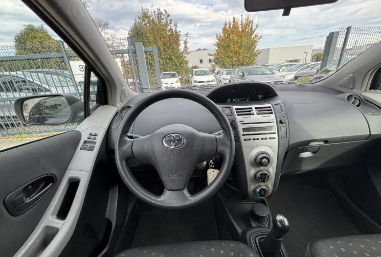 Toyota Yaris 1.0 VVTi / 69 CH / CLIM 