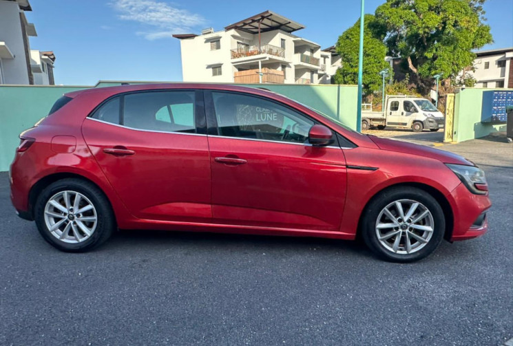 Renault Megane  1.5 dCi 110ch energy Business EDC // distribution faite // boite automatique Renault Megane  1.5 dCi 110ch energy Business EDC // distribution faite // boite automatique