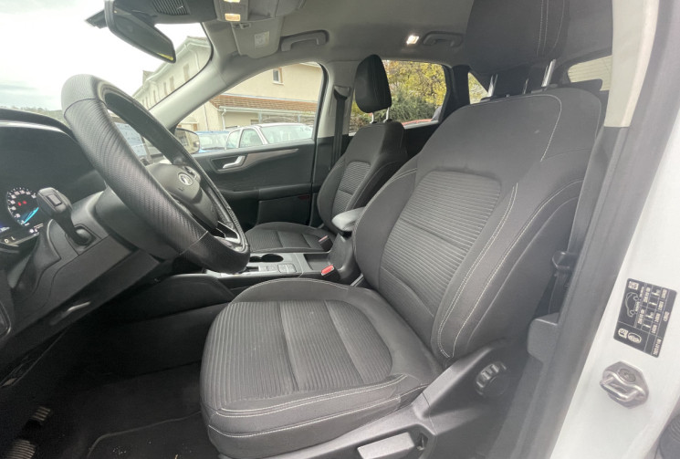 Ford Kuga 2.5 / 224 CH / TITANIUM HYBRIDE Ford Kuga 2.5 / 224 CH / TITANIUM HYBRIDE