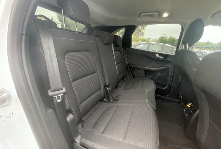 Ford Kuga 2.5 / 224 CH / TITANIUM HYBRIDE Ford Kuga 2.5 / 224 CH / TITANIUM HYBRIDE