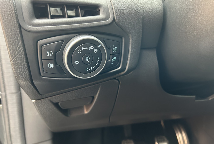 Ford Focus ST-Line 1.0 Ecoboost 125 cv Ford Focus ST-Line 1.0 Ecoboost 125 cv