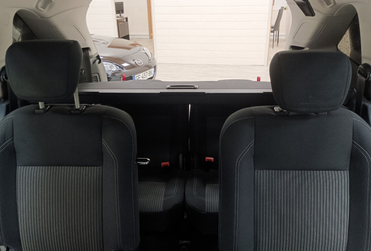 Ford GRAND C-MAX 1.6 TDCI 115ch Titanium  Ford GRAND C-MAX 1.6 TDCI 115ch Titanium