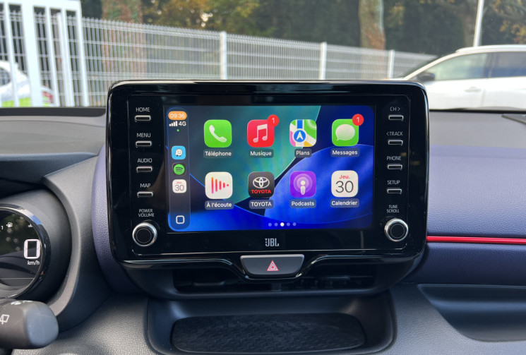 Toyota Yaris Hybride 116h Style / 1ère Main / Toit Pano / JBL / Sièges Chauffants / HUD / Carplay  Toyota Yaris Hybride 116h Style / 1ère Main / Toit Pano / JBL / Sièges Chauffants / HUD / Carplay