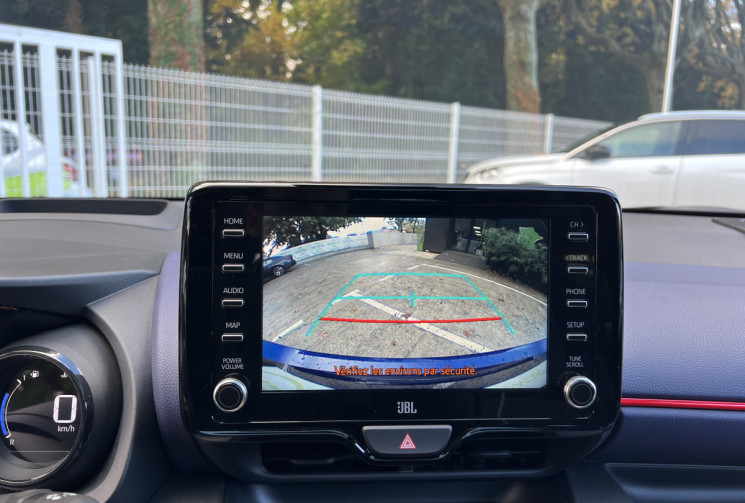 Toyota Yaris Hybride 116h Style / 1ère Main / Toit Pano / JBL / Sièges Chauffants / HUD / Carplay  Toyota Yaris Hybride 116h Style / 1ère Main / Toit Pano / JBL / Sièges Chauffants / HUD / Carplay