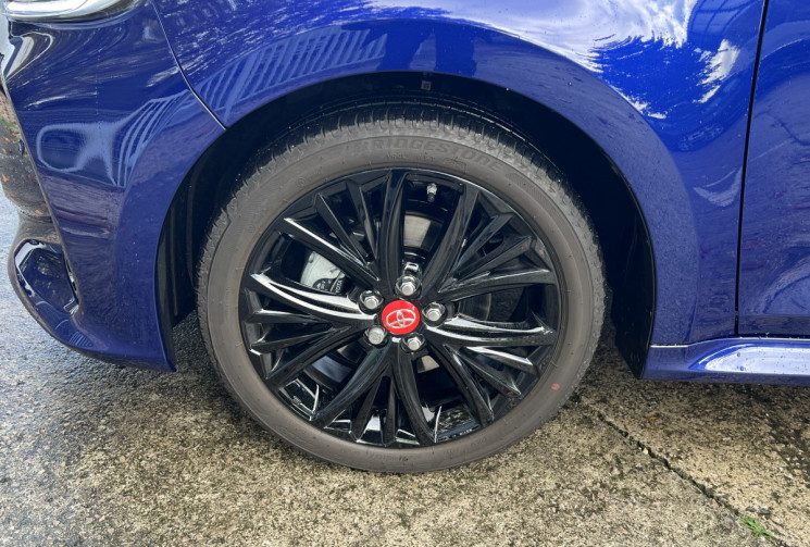 Toyota Yaris Hybride 116h Style / 1ère Main / Toit Pano / JBL / Sièges Chauffants / HUD / Carplay  Toyota Yaris Hybride 116h Style / 1ère Main / Toit Pano / JBL / Sièges Chauffants / HUD / Carplay