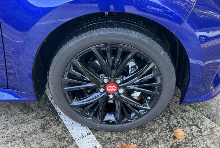 Toyota Yaris Hybride 116h Style / 1ère Main / Toit Pano / JBL / Sièges Chauffants / HUD / Carplay  Toyota Yaris Hybride 116h Style / 1ère Main / Toit Pano / JBL / Sièges Chauffants / HUD / Carplay