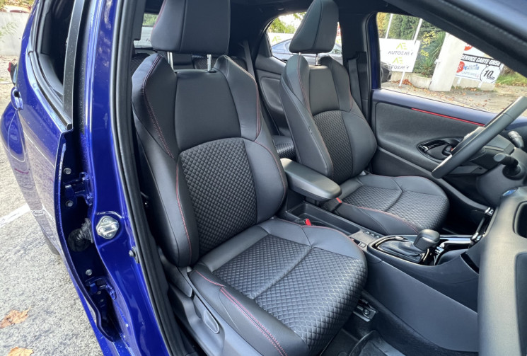 Toyota Yaris Hybride 116h Style / 1ère Main / Toit Pano / JBL / Sièges Chauffants / HUD / Carplay  Toyota Yaris Hybride 116h Style / 1ère Main / Toit Pano / JBL / Sièges Chauffants / HUD / Carplay