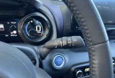 Toyota Yaris Hybride 116h Style / 1ère Main / Toit Pano / JBL / Sièges Chauffants / HUD / Carplay  Toyota Yaris Hybride 116h Style / 1ère Main / Toit Pano / JBL / Sièges Chauffants / HUD / Carplay