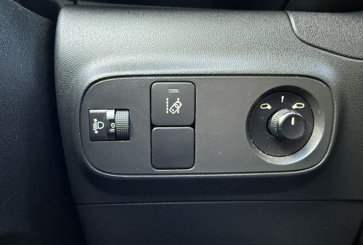 Citroën C3 1.6 BlueHDi 75ch Feel Business / ECRAN / CLIMATISATION / RADAR AR  Citroën C3 1.6 BlueHDi 75ch Feel Business / ECRAN / CLIMATISATION / RADAR AR