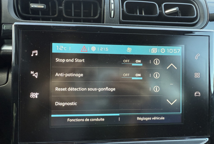 Citroën C3 1.6 BlueHDi 75ch Feel Business / ECRAN / CLIMATISATION / RADAR AR  Citroën C3 1.6 BlueHDi 75ch Feel Business / ECRAN / CLIMATISATION / RADAR AR