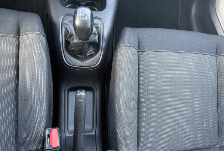 Citroën C3 1.6 BlueHDi 75ch Feel Business / ECRAN / CLIMATISATION / RADAR AR  Citroën C3 1.6 BlueHDi 75ch Feel Business / ECRAN / CLIMATISATION / RADAR AR