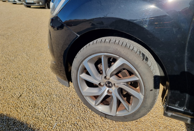 DS DS 3 Cabrio BlueHDi 100ch So irrésistible S&S DS DS 3 Cabrio BlueHDi 100ch So irrésistible S&S