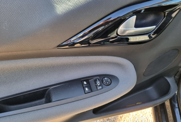 DS DS 3 Cabrio BlueHDi 100ch So irrésistible S&S DS DS 3 Cabrio BlueHDi 100ch So irrésistible S&S