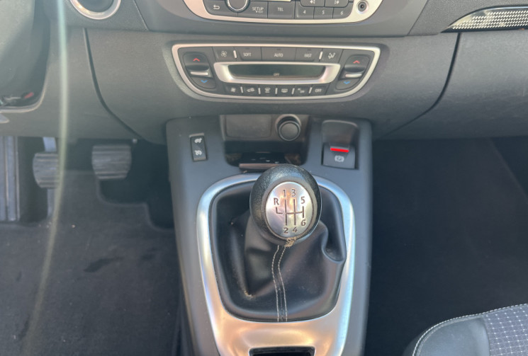 Renault Scénic 1.5 dCi 110ch energy Dynamique eco²