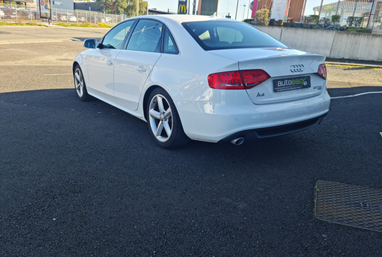 Audi A4 3.0 V6 TDI 240 CH QUATTRO S LINE Audi A4 3.0 V6 TDI 240 CH QUATTRO S LINE