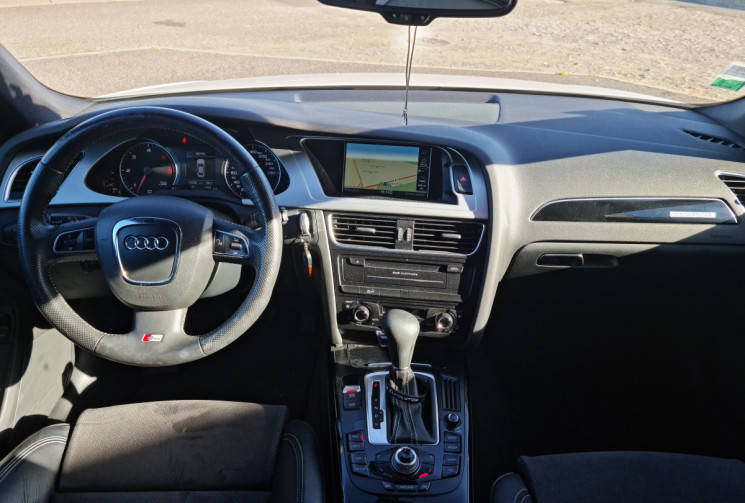 Audi A4 3.0 V6 TDI 240 CH QUATTRO S LINE Audi A4 3.0 V6 TDI 240 CH QUATTRO S LINE