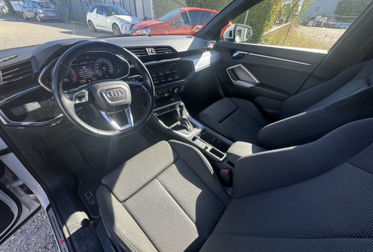 Audi Q3 35 2.0 TDI 150ch S-Line Audi Q3 35 2.0 TDI 150ch S-Line