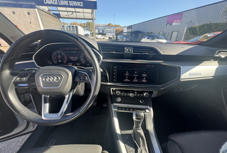 Audi Q3 35 2.0 TDI 150ch S-Line Audi Q3 35 2.0 TDI 150ch S-Line
