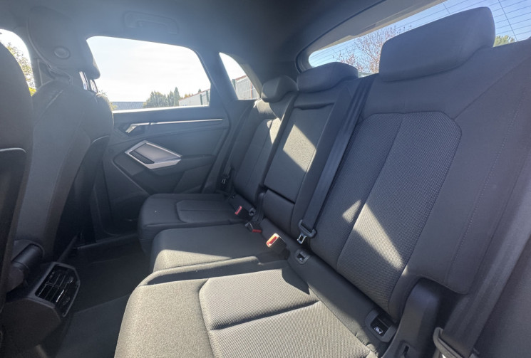 Audi Q3 35 2.0 TDI 150ch S-Line Audi Q3 35 2.0 TDI 150ch S-Line