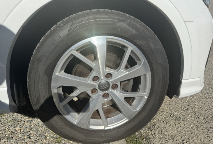 Audi Q3 35 2.0 TDI 150ch S-Line Audi Q3 35 2.0 TDI 150ch S-Line