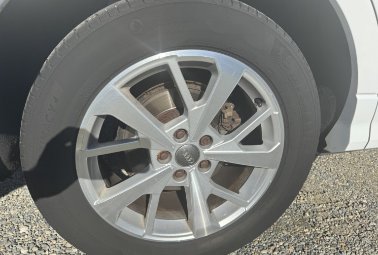 Audi Q3 35 2.0 TDI 150ch S-Line Audi Q3 35 2.0 TDI 150ch S-Line