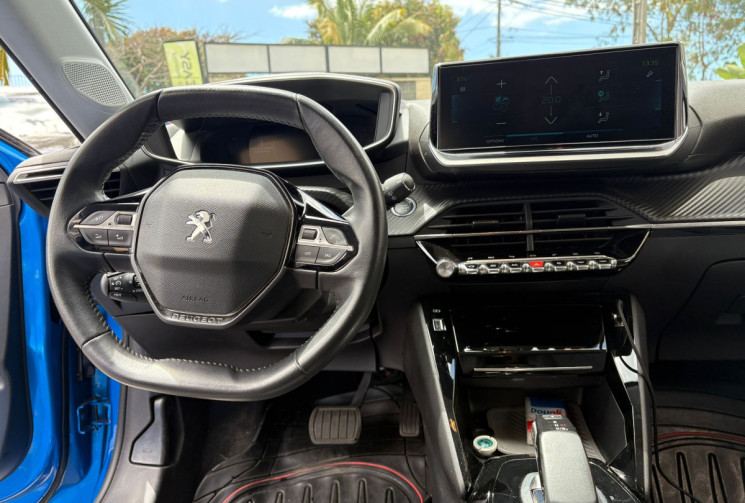 Peugeot 208  II e-208 100kW 136 cv ALLURE Peugeot 208  II e-208 100kW 136 cv ALLURE