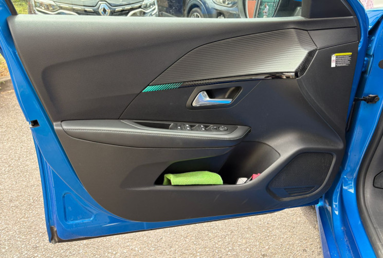 Peugeot 208  II e-208 100kW 136 cv ALLURE Peugeot 208  II e-208 100kW 136 cv ALLURE