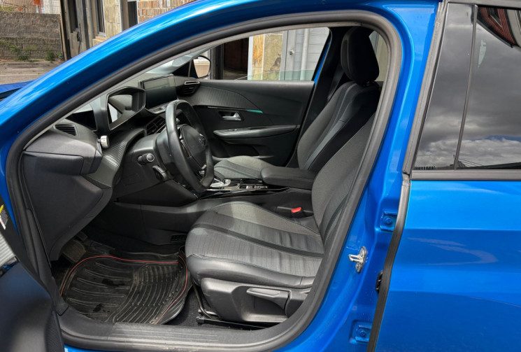 Peugeot 208  II e-208 100kW 136 cv ALLURE Peugeot 208  II e-208 100kW 136 cv ALLURE