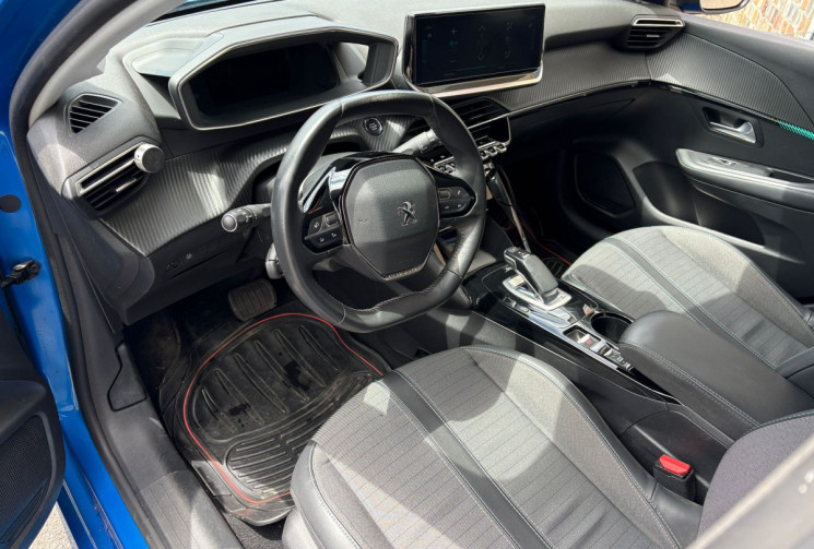 Peugeot 208  II e-208 100kW 136 cv ALLURE Peugeot 208  II e-208 100kW 136 cv ALLURE