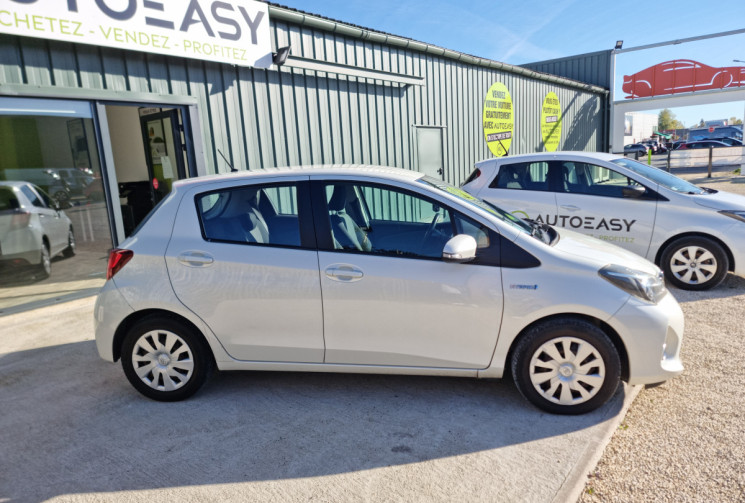Toyota Yaris 1.5 HYBRIDE DYNAMIC 100H 5P