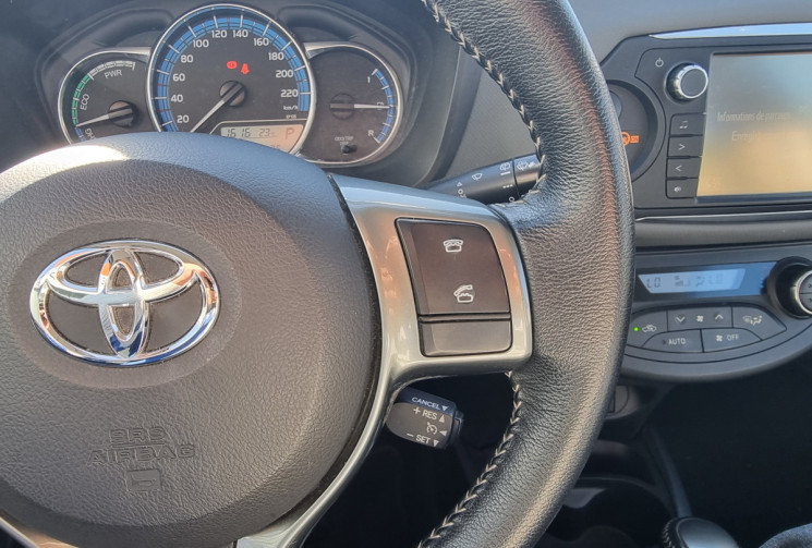 Toyota Yaris 1.5 HYBRIDE DYNAMIC 100H 5P
