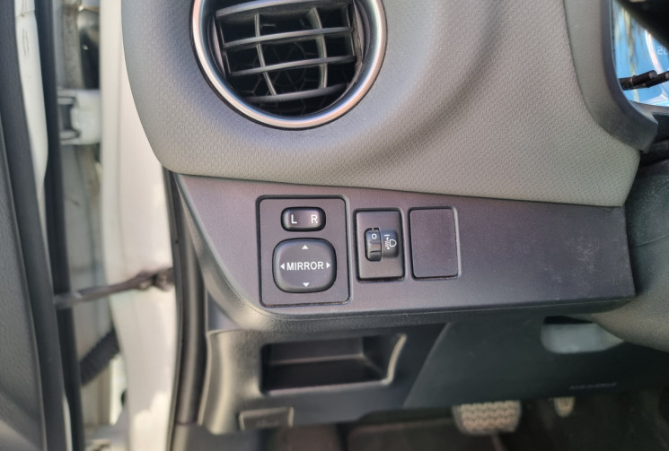 Toyota Yaris HSD 100ch DYNAMIC 5P Toyota Yaris HSD 100ch DYNAMIC 5P