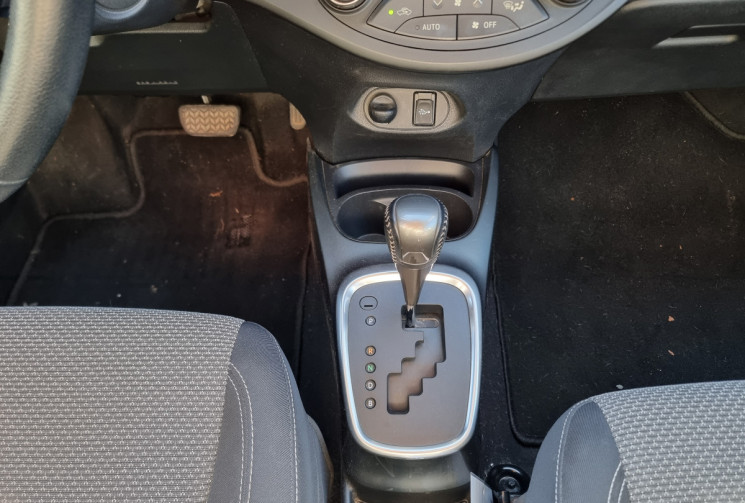 Toyota Yaris HSD 100ch DYNAMIC 5P Toyota Yaris HSD 100ch DYNAMIC 5P