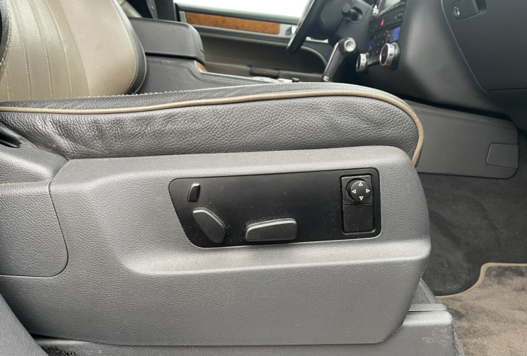 Volkswagen Touareg V10 5.0 / 313 CH / INDIVIDUAL Volkswagen Touareg V10 5.0 / 313 CH / INDIVIDUAL