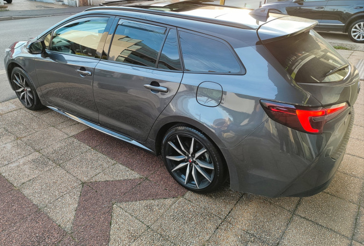 Toyota COROLLA TOURING SPT 196 Ch GR SPORT / TVA RECUPERABLE / GARANTIE CONSTRUCTEUR / FULL OPTIONS  Toyota COROLLA TOURING SPT 196 Ch GR SPORT / TVA RECUPERABLE / GARANTIE CONSTRUCTEUR / FULL OPTIONS