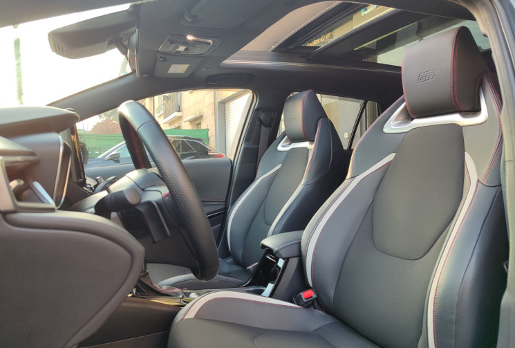 Toyota COROLLA TOURING SPT 196 Ch GR SPORT / TVA RECUPERABLE / GARANTIE CONSTRUCTEUR / FULL OPTIONS  Toyota COROLLA TOURING SPT 196 Ch GR SPORT / TVA RECUPERABLE / GARANTIE CONSTRUCTEUR / FULL OPTIONS