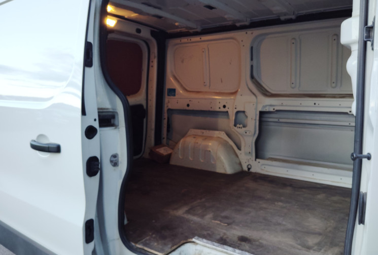 Renault Trafic L1H1 1000 1.6 dCi 120ch Grand Confort Euro6 Renault Trafic L1H1 1000 1.6 dCi 120ch Grand Confort Euro6