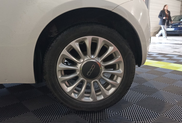 FIAT 500 1.2 8V 69 ch Lounge / Toit ouvrant panoramique / distribution ok FIAT 500 1.2 8V 69 ch Lounge / Toit ouvrant panoramique / distribution ok