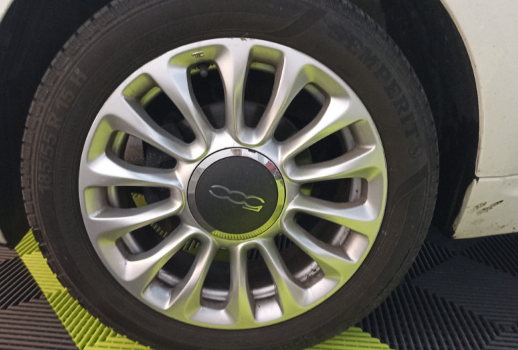 FIAT 500 1.2 8V 69 ch Lounge / Toit ouvrant panoramique / distribution ok FIAT 500 1.2 8V 69 ch Lounge / Toit ouvrant panoramique / distribution ok