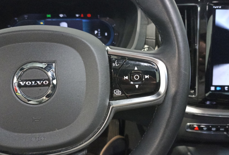 Volvo XC60 B4 197ch Ultimate Style Dark Geartronic Volvo XC60 B4 197ch Ultimate Style Dark Geartronic