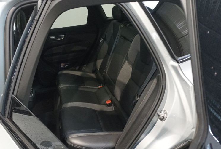 Volvo XC60 B4 197ch Ultimate Style Dark Geartronic Volvo XC60 B4 197ch Ultimate Style Dark Geartronic