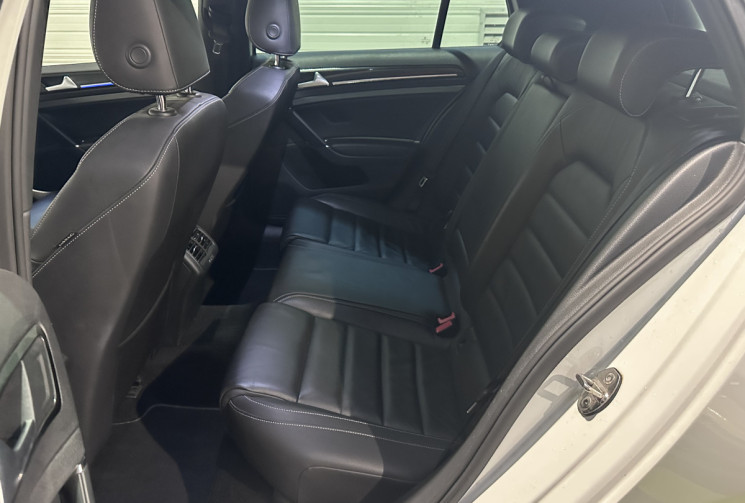 Volkswagen Golf 2.0 TSI 300ch BlueMotion Technology R 4Motion DSG6 5p Volkswagen Golf 2.0 TSI 300ch BlueMotion Technology R 4Motion DSG6 5p