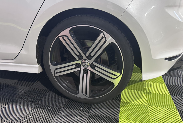 Volkswagen Golf 2.0 TSI 300ch BlueMotion Technology R 4Motion DSG6 5p Volkswagen Golf 2.0 TSI 300ch BlueMotion Technology R 4Motion DSG6 5p