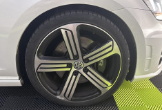 Volkswagen Golf 2.0 TSI 300ch BlueMotion Technology R 4Motion DSG6 5p Volkswagen Golf 2.0 TSI 300ch BlueMotion Technology R 4Motion DSG6 5p