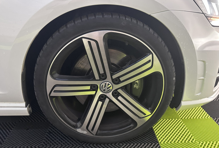 Volkswagen Golf 2.0 TSI 300ch BlueMotion Technology R 4Motion DSG6 5p Volkswagen Golf 2.0 TSI 300ch BlueMotion Technology R 4Motion DSG6 5p